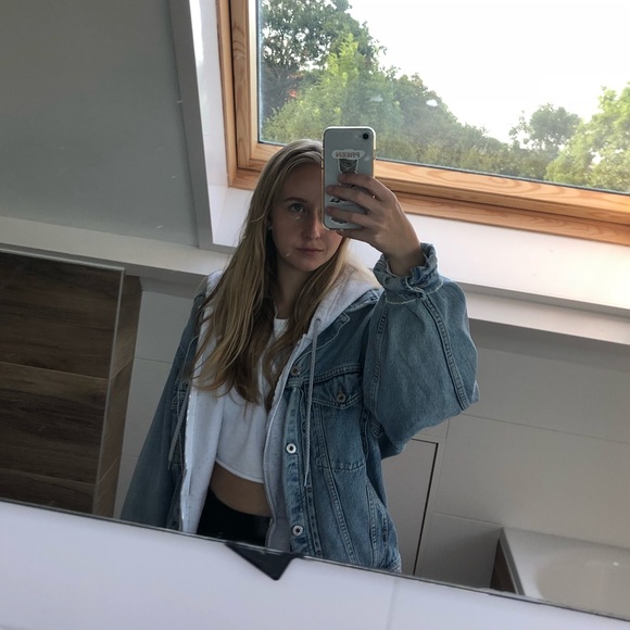 Meet your Posher, Katie - Picture 2 of 2